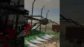 ROLL-AWAY BALES GET DANGEROUS (ROLEPLAY) FARMING SIMULATOR #gaming #games #farmingsimulator22